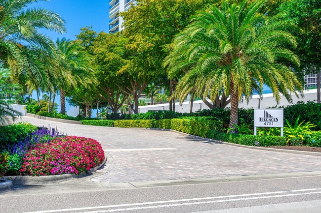 Building Photo - 4751 Gulf Shore Blvd N