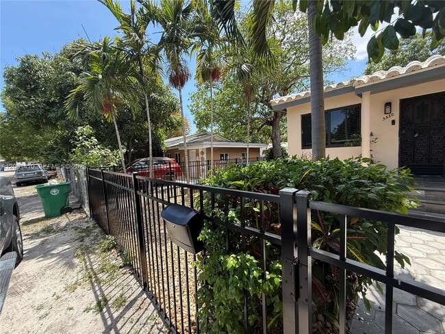 Building Photo - 5530 NW Miami Ct