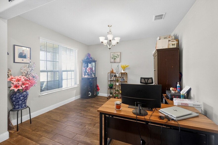 Building Photo - 6200 Marigold Dr