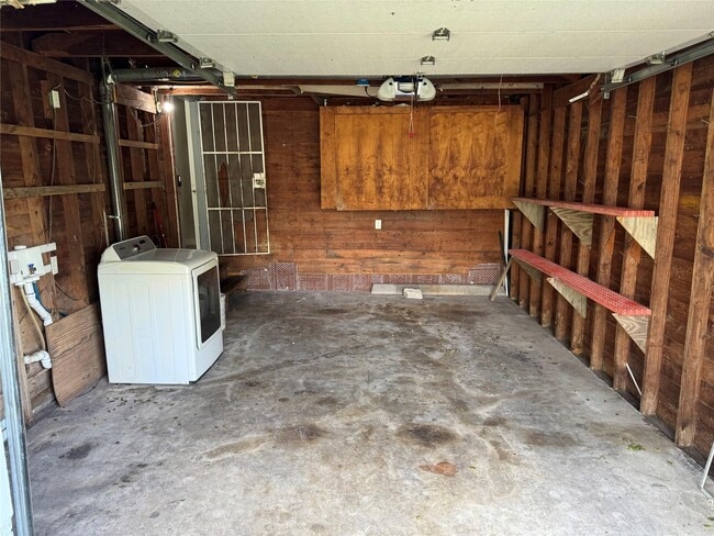 Building Photo - 7920 Findlay St