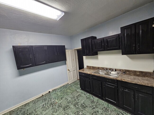 Building Photo - 644 N Howard St