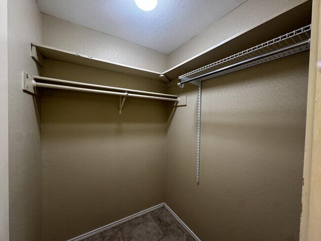 Building Photo - 3611 Monclave Dr
