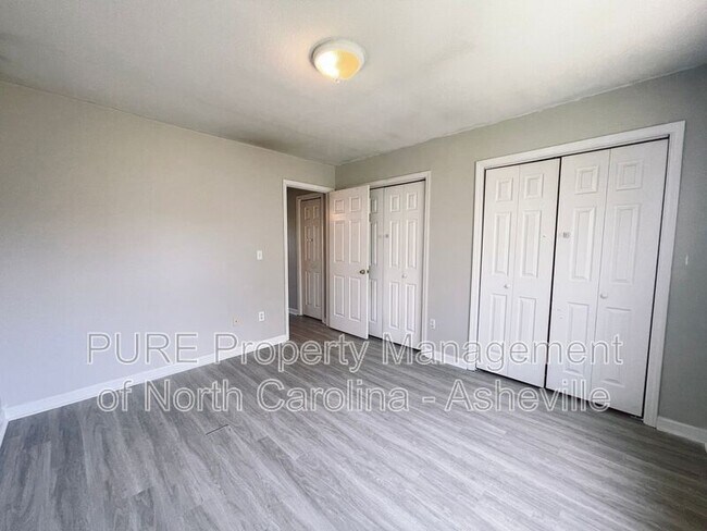 Building Photo - 143 Carrion Ln