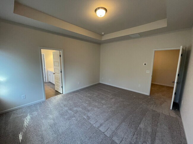 Building Photo - 7 Longbrook Dr.