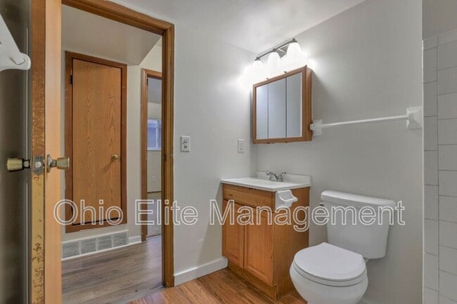 Building Photo - 2460 Hiawatha St