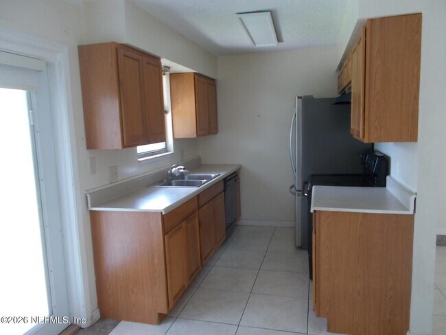 Building Photo - 7942 Blank Dr N