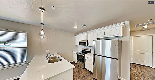 Building Photo - 403 Summit Ridge Dr