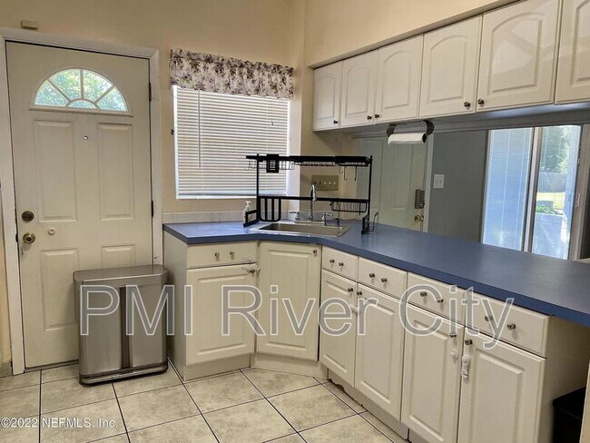 Building Photo - 5405 Matanzas Way