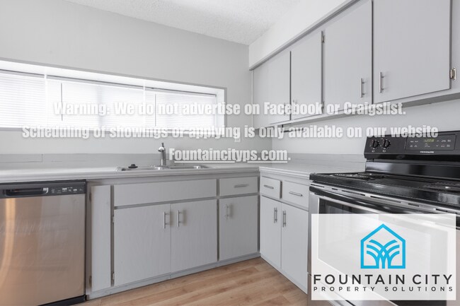 Building Photo - Spacious 4 Bed / 3 Bath Townhome in Liberty – Pet Friendly!