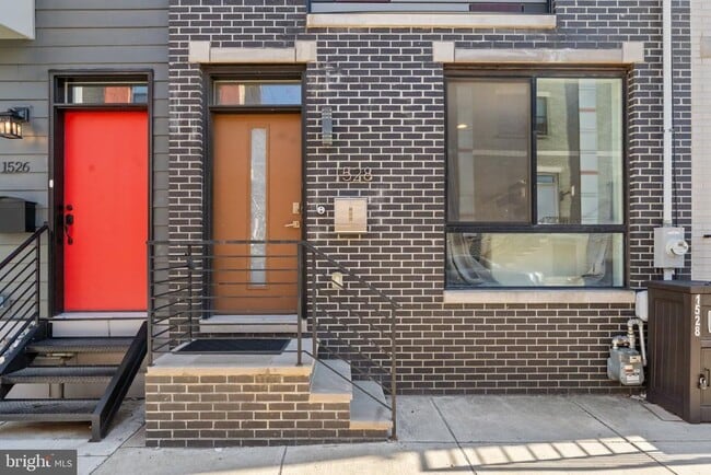 Building Photo - 1528 W Seybert St