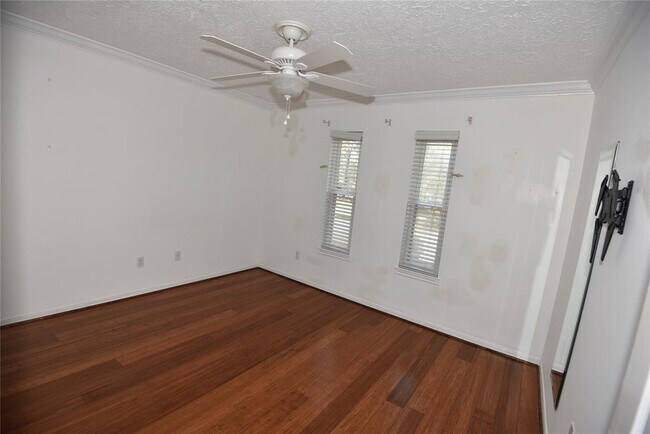 Building Photo - 102 S Timber Top Dr