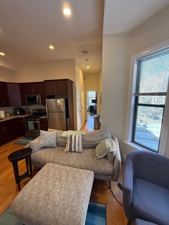 Building Photo - 639 Tremont St