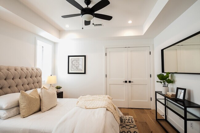 Building Photo - 724 13th St