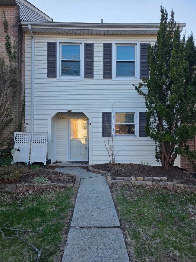 Building Photo - 1930 Cricklewood Cv