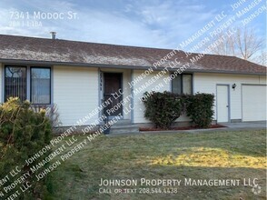 Building Photo - Spacious 2-Bedroom Boise Duplex with Firep...