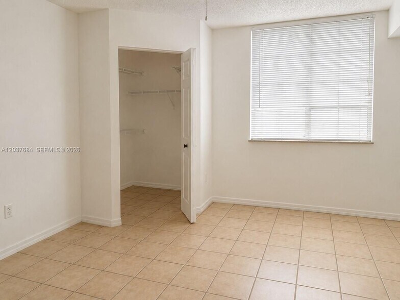 Building Photo - 711 SW 111th Way