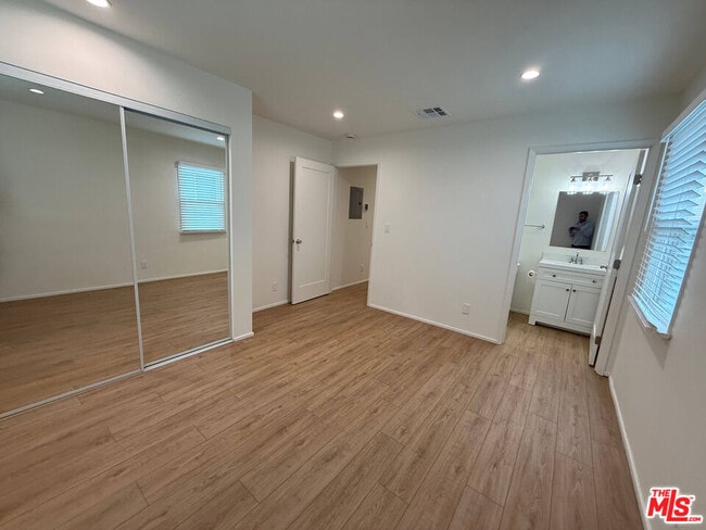 Building Photo - 2320 Carnegie Ln