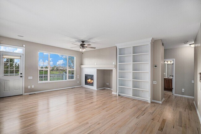 Building Photo - 4 bed/4 bath, Three Story Home Backing to ...