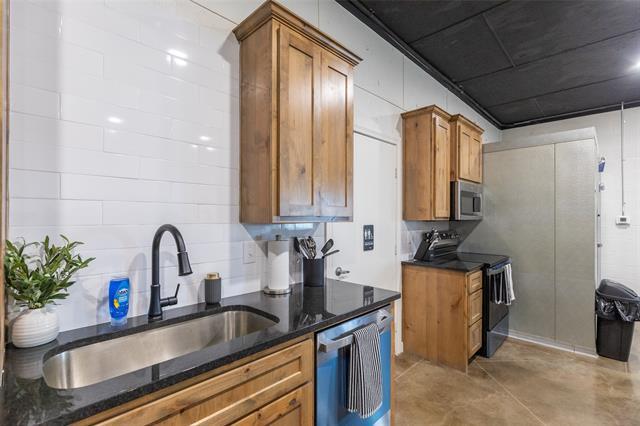 Building Photo - 381 F M 707