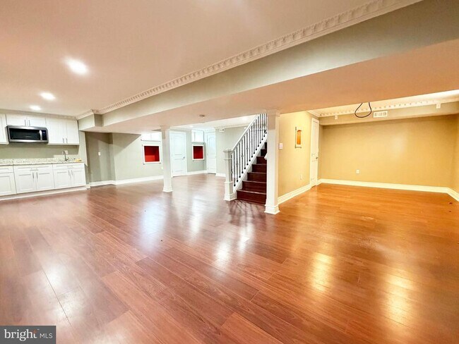 Building Photo - 37 Richards Rd