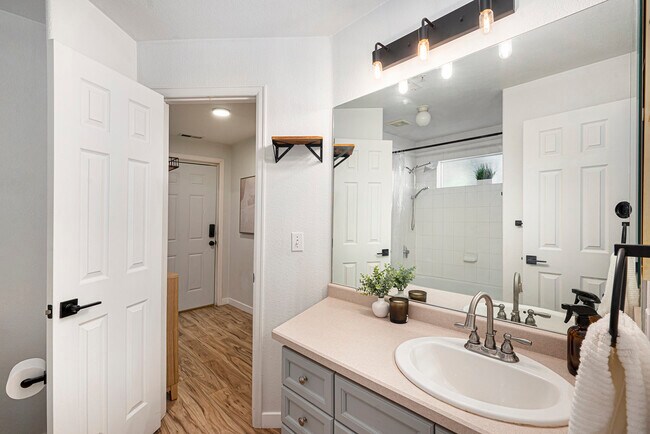 Building Photo - 8400 S Upham Way