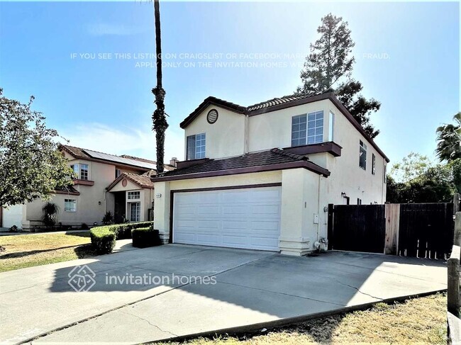 Building Photo - 4520 Pampas Cir