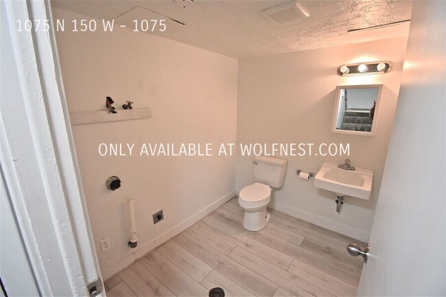 Building Photo - Beautiful 2 Bed Orem Unit! No Deposit Option!