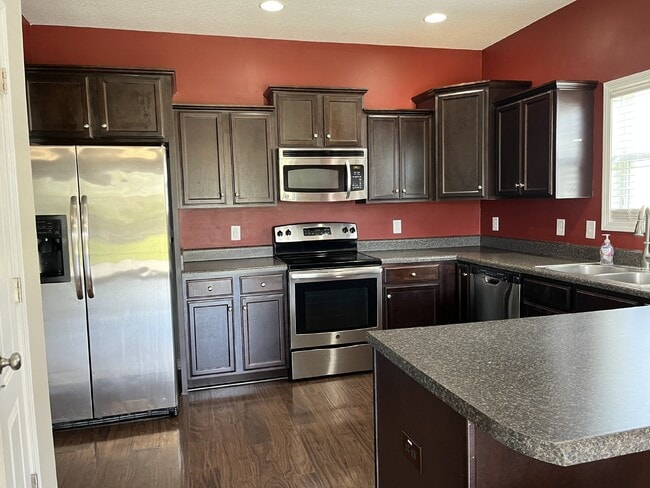 Building Photo - 111 Cavalier Dr