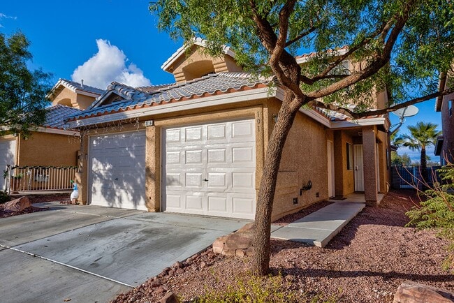 Building Photo - Fantastic 3 bed condo