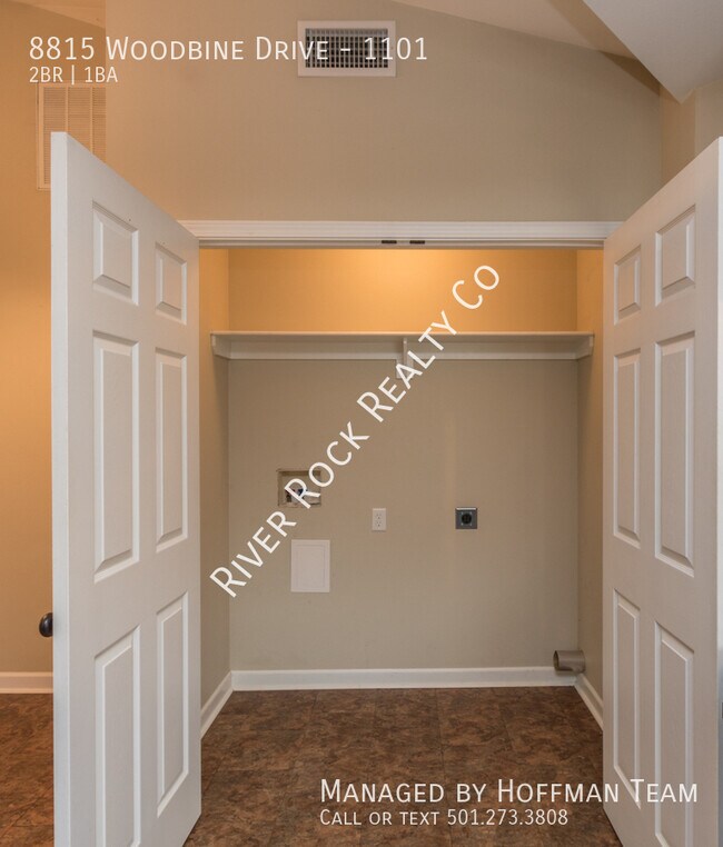Building Photo - 8815 Woodbine Dr