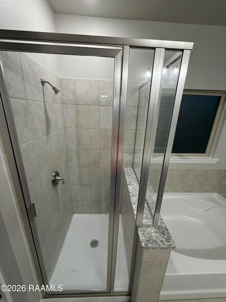 Building Photo - 401 Eastwood Dr