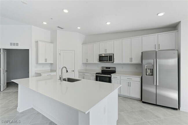 Building Photo - 15155 Bluffton Ln