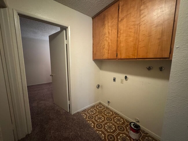 Building Photo - 533 Montecito Ave