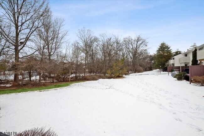 Building Photo - 911 Merritt Dr