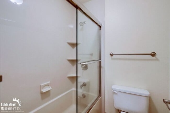 Building Photo - Charming 1Bdm 1Ba Coastal Condo in Pacific Beach!