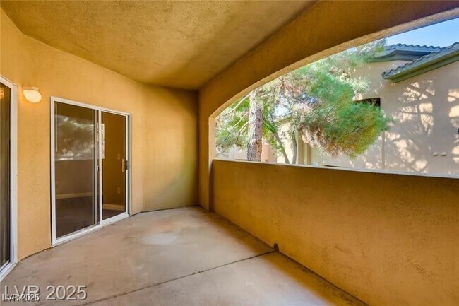 Building Photo - 1713 Sky of Red Dr