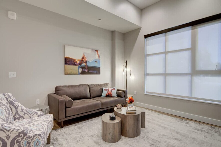 Building Photo - 110 W Beall St