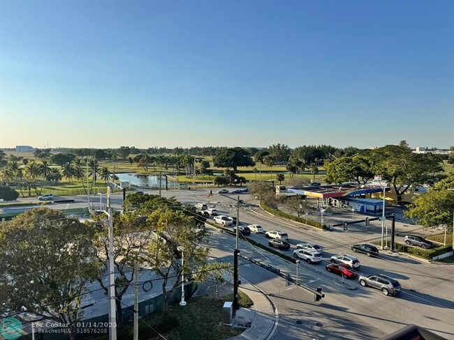 Building Photo - 2350 NE 14th Street Causeway