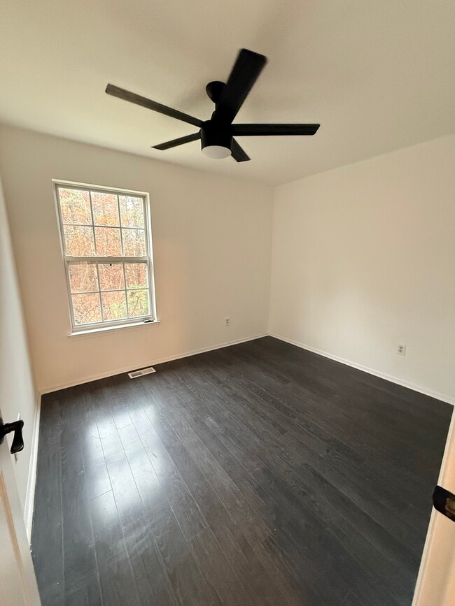 Building Photo - 2708 Falcon Ct