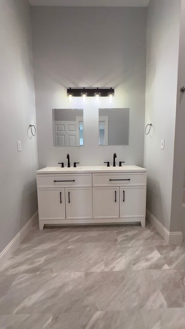 Building Photo - Downtown Rental Units