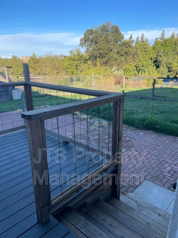 Building Photo - 2542 Rod Beaudry Dr