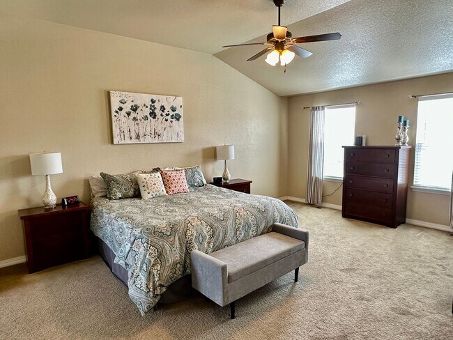 Building Photo - Elegant & Spacious 4BD Home with 3-Car Gar...