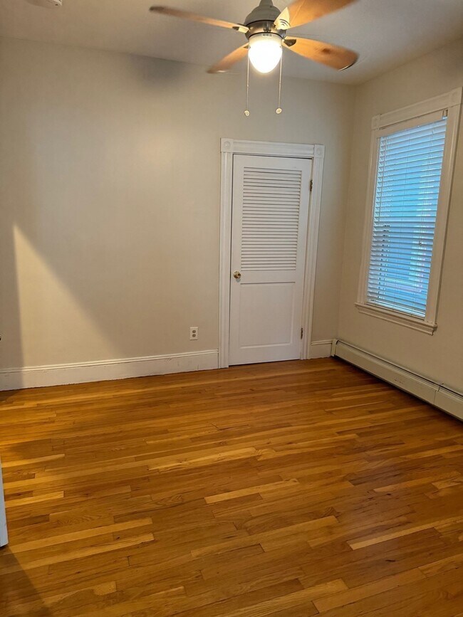 Building Photo - 880 E Broadway