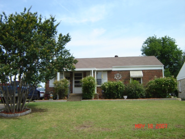 Building Photo - 129 W Lilac Ln