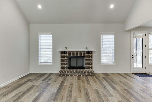 Building Photo - 3477 N Berkeley Lake Rd NW