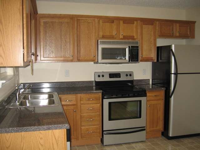 Building Photo - 689 Highland Dr SW