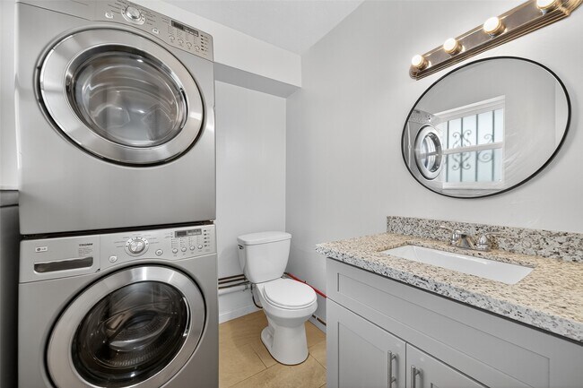 Building Photo - 6201 Ranchester Dr