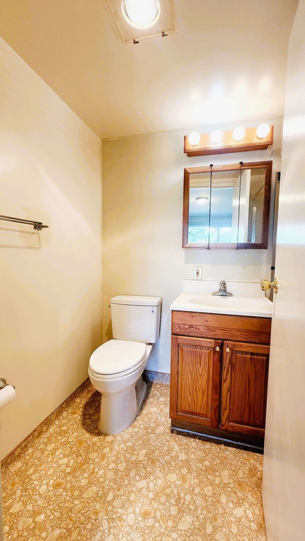 Building Photo - Sunset Single-Family Home Available for Le...