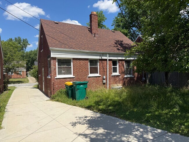 Building Photo - 5713 South Blvd