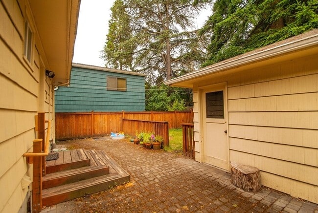 Building Photo - 7307 23rd Ave NE